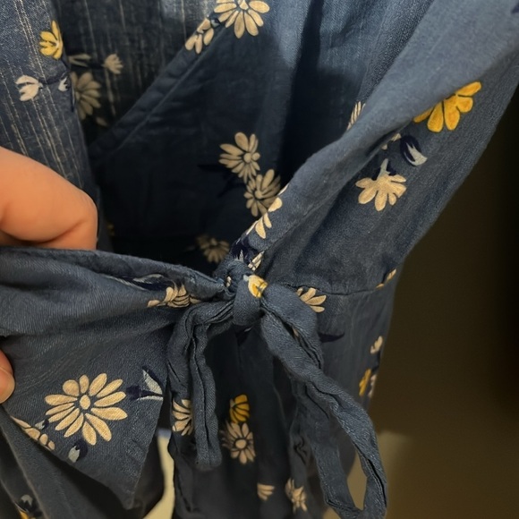 Old Navy Wrap Blouse - Picture 3 of 6